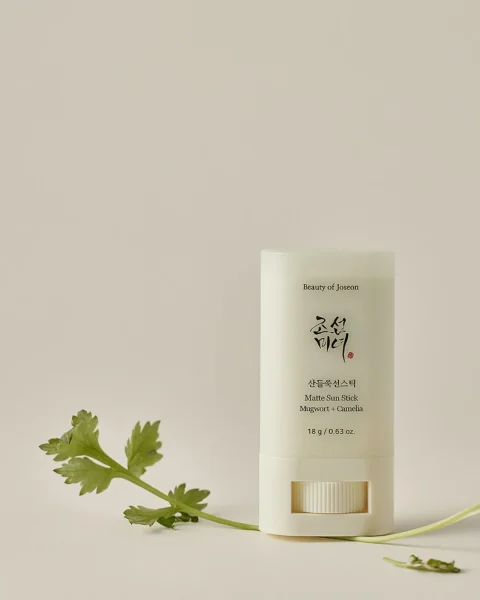 Matte Sun Stick Mugwort + Camelia_1